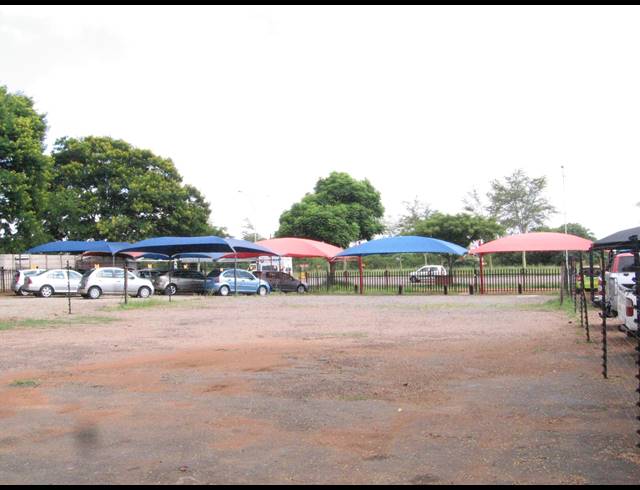 574M² RETAIL TO LET IN MONTANA PARK